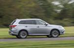 Mitsubishi Outlander PHEV 2015 года (UK)